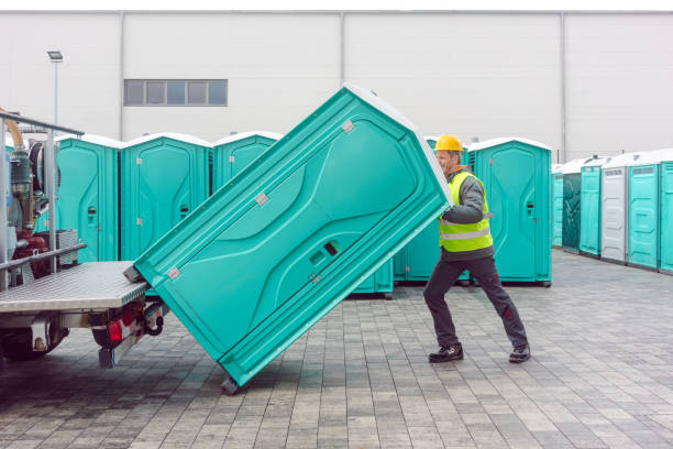 Best Porta potty rental near me  in Clive, IA